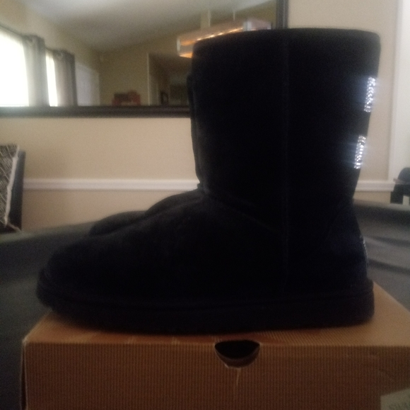 UGG Size 8 Classic Black Boots w/Crystal Bows - Picture 3 of 3